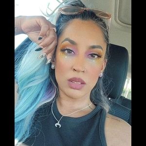 Meet your Posher, Cazzie